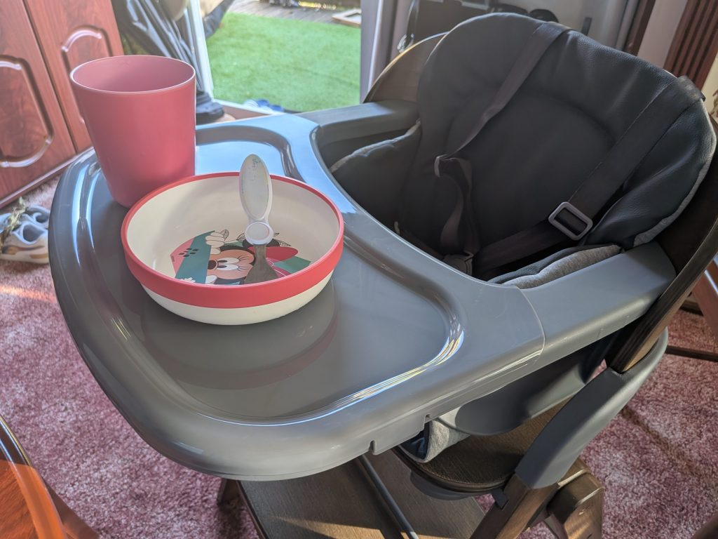 Baby Set de la Renolux Meridio avec coussin confort réversible et réducteur installés